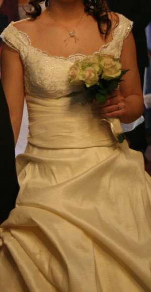 vand rochie de mireasa