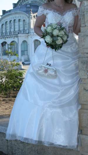 Vand Rochie Mireasa
