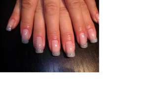 Aplic unghii false cu gel