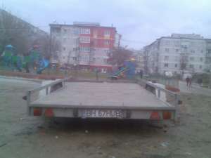 vand remorca transport auto