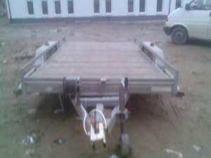 vand remorca transport auto