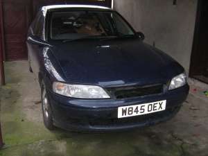 Dezmembrez Opel Vectra B2