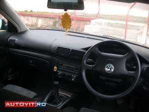 VAND VOLKSWAGEN PASSAT 1.8  ANGLIA VOLAN DREAPTA 1590 EURO