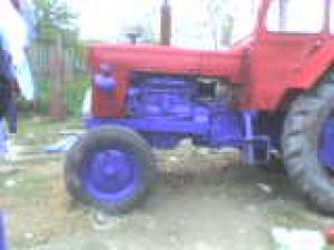 schimb tractor  u650 cu auto valoare 3000 euro