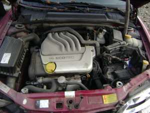 vand opel vectra putin avariat
