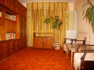 inchiriez apartament 2 camere