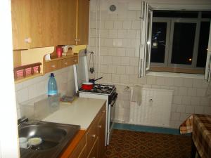 inchiriez apartament 2 camere