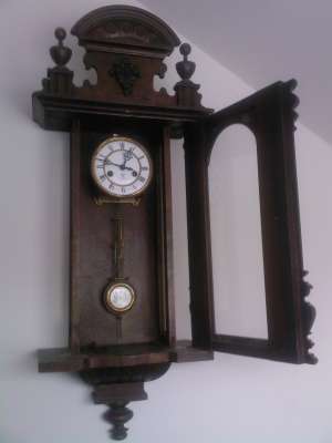 Ceas cu pendula deosebit