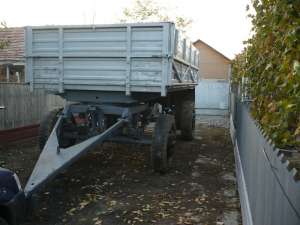 Vand tractor u 650+remorca 7 t +plug+disc