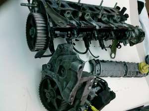 dezmembrez  motor 1.9 papuc,   solenza diesel