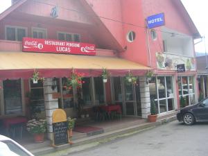 VAND SCHIMB SAU INCHIRIEZ ,     Restaurant-Pensiune