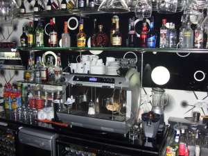 Carla Caffe,   inchiriaza locatia sa din B-dul Carol I, 