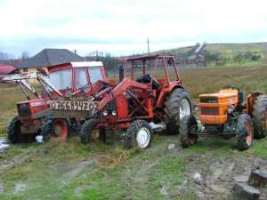 TRACTOR BELARUS DT