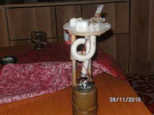 caut pompa de benzina renault19