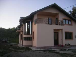 VAND CASA P+1 HALES