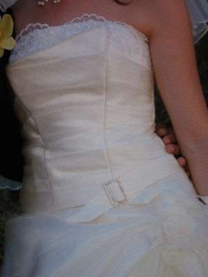 ROCHIE MIREASA MODEL DEOSEBIT