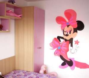 Desene pe perete, picturi cu diferite personaje si peisaje din orice desen animat