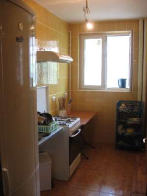 Inchiriere 2 camere BERCENI-BIG,  stradal,  mobilat LUX