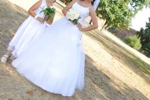 Vand rochie de mireasa