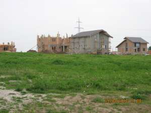 COMUNA BERCENI ,    PARTICULAR VANT TEREN INTRAVILAN