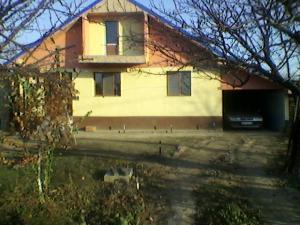 Vand casa in obarsia de camp la cheie