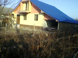 Vand casa in obarsia de camp la cheie
