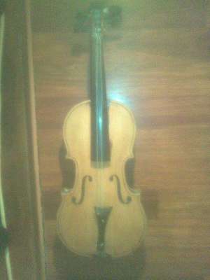 vand vioara Stradivarius