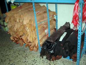 CUMPAR STOCURI DE PIELE PENTRU INCALTAMINTE
