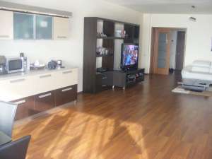Apartament 3 camere de inchiriat