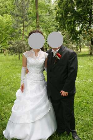 vand rochie mireasa