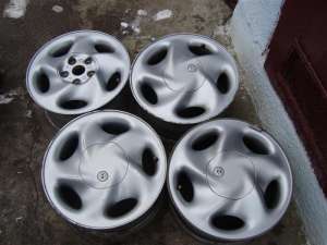 Vand 5 jante aliaj vw pe 15