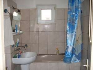 Vand apartament cu 2 camere