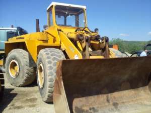 vand inchiriezincarcator frontal hanomag 66c