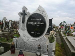 monumente funerare