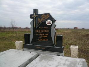 monumente funerare