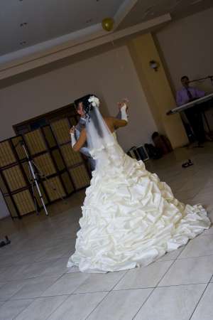 vand rochie mireasa