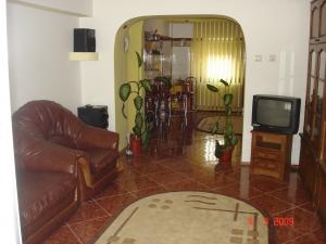 INCHIRIEZ APARTAMENT
