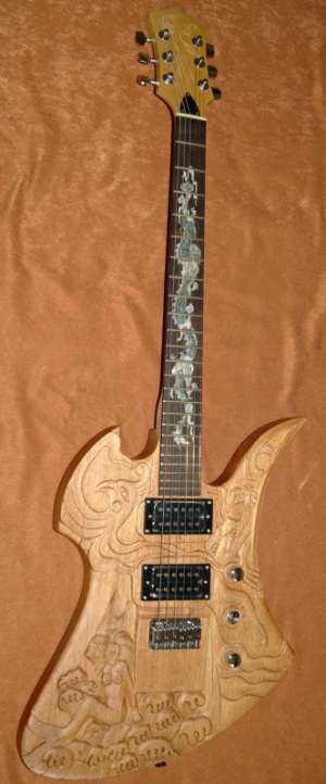 Chitara Electrica sculptata