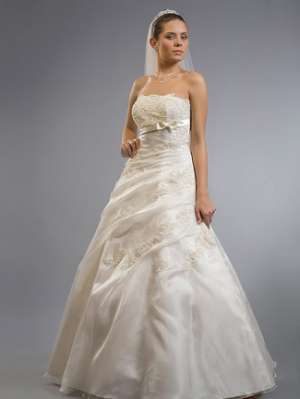 Vand ROchie de mireasa la pret avantajos!!!