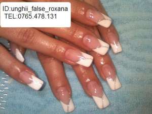 aplic unghii false cu gel sau acryl