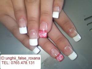aplic unghii false cu gel sau acryl