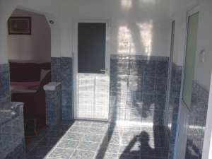 Vand casa in Navdari in zona buna