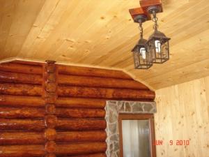 CASA LEMN ROTUND BUSTEAN NECALIBRAT