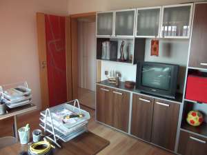 inchiriez 3 camere central