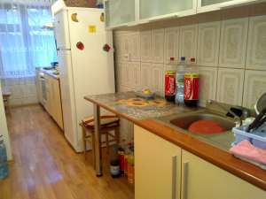vand apartament tip casa