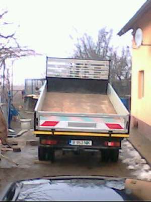 Inchiriez camioneta basculabila
