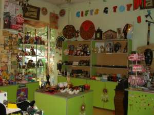 vand mobilier pentru magazin