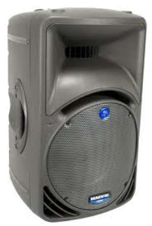 vand 2mackie c300 2 boxe 12"lemn si 2 basi 18"
