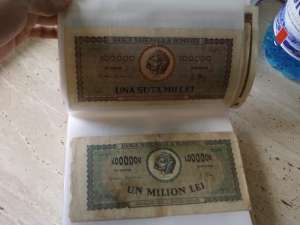 Vand urgent colectie monede si bacnote la pretul de 500 lei