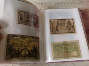 Vand urgent colectie monede si bacnote la pretul de 500 lei